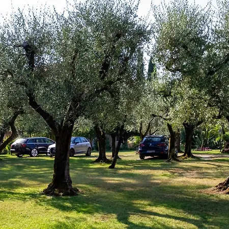 Villa Paradiso Apartment Sirmione