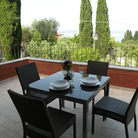 Villa Paradiso Apartment Sirmione