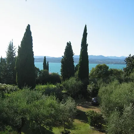 Villa Paradiso Apartment Sirmione