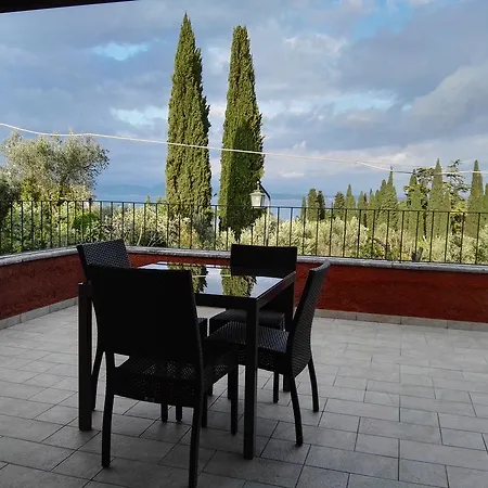 Villa Paradiso Apartment Sirmione